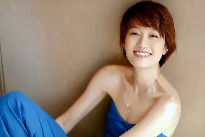 內娛真浪費了她的性感，47歲硬演20歲大美女，真看不慣