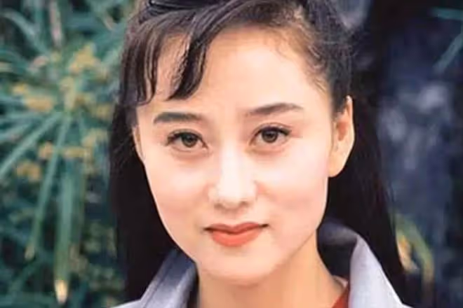 利智:被李連杰寵愛34年,可風光後全是「眼淚」!