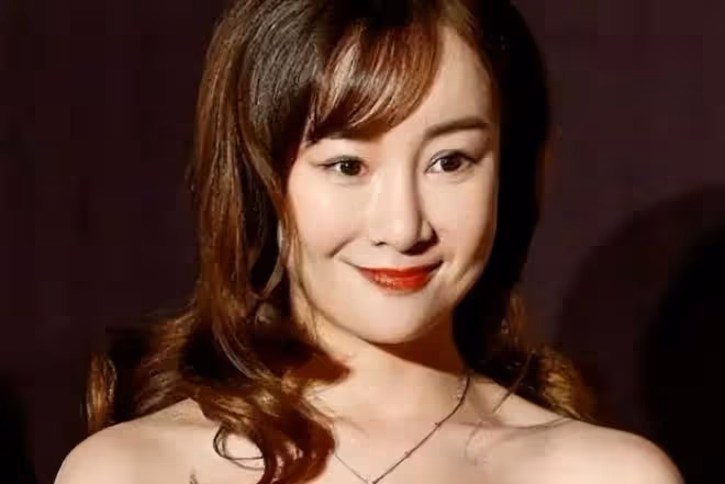 45歲劉濤被質疑整容,網友直呼認不出,像換了一張臉越活越年輕