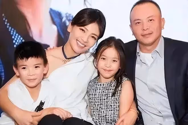 45歲劉濤被質疑整容,網友直呼認不出,像換了一張臉越活越年輕
