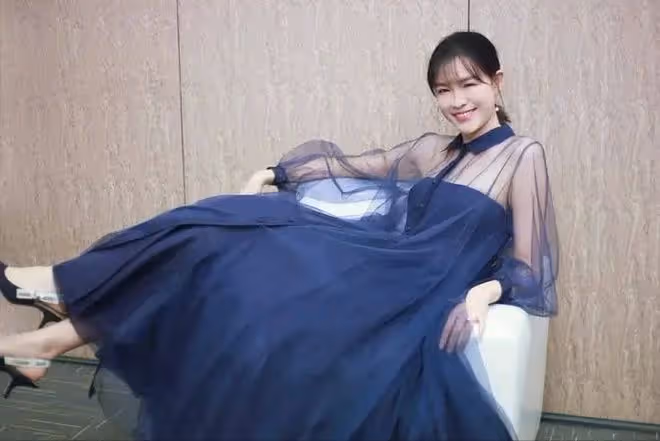 36歲嫁給自己經紀人,40歲懷孕生子,李艾:肥水不流外人田!