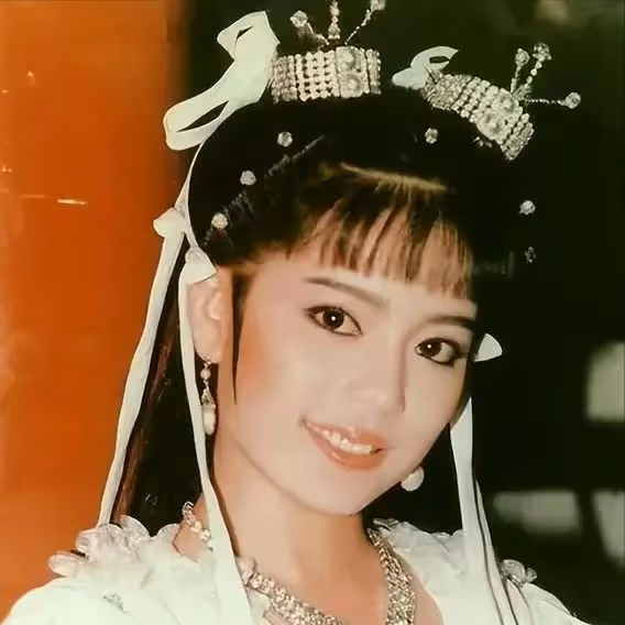 母乳喂養12年,同床15年,女星狄鶯的「畸形」母愛把兒子送進監獄