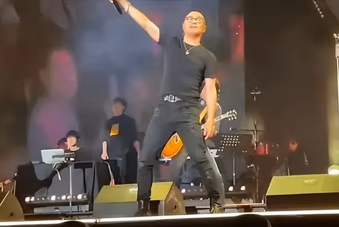 這一次,51歲的汪峰,終於不再被世界寬容