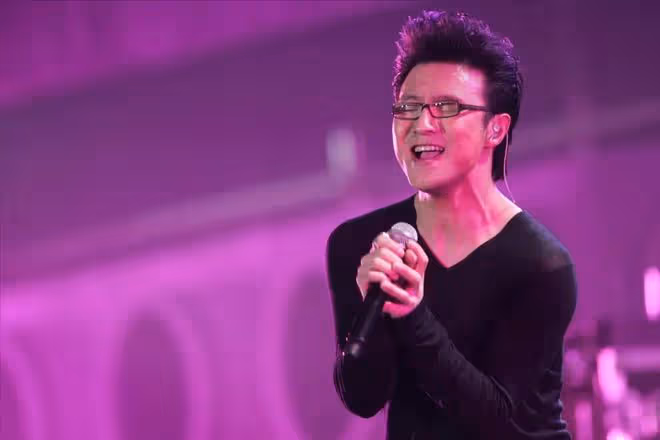 這一次,51歲的汪峰,終於不再被世界寬容