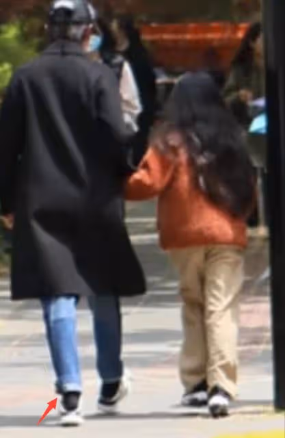 孫儷鄧超疑街頭吵架,鄧超情緒激動指手畫腳,豪宅曝光月租28萬!