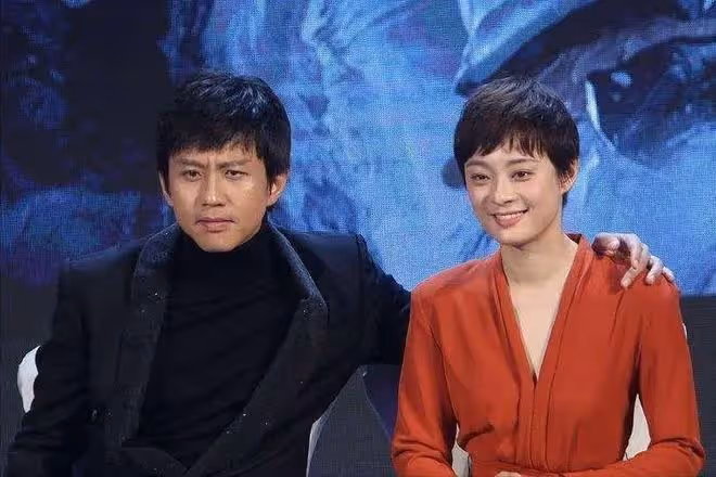 孫儷鄧超疑街頭吵架,鄧超情緒激動指手畫腳,豪宅曝光月租28萬!