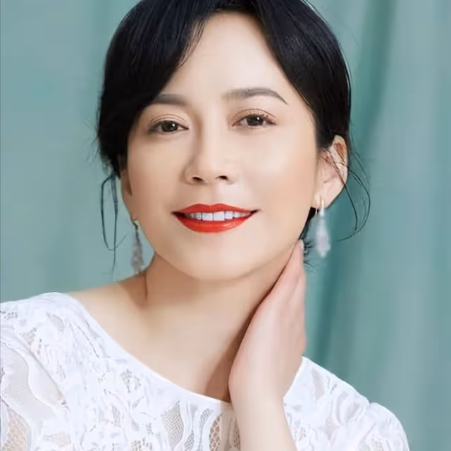 51歲俞飛鴻:沒結婚,但一直有固定伴侶,感謝竇文濤陪了我近20年