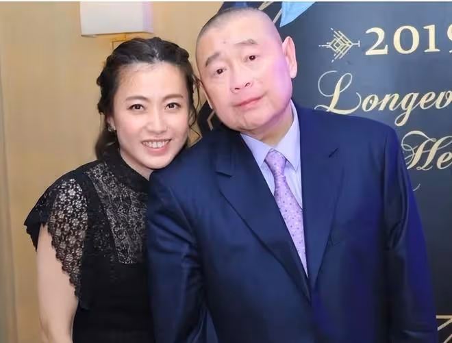 劉鑾雄舊愛呂麗君近照曝光,46歲氣質優雅高貴,坐擁50億很幸福