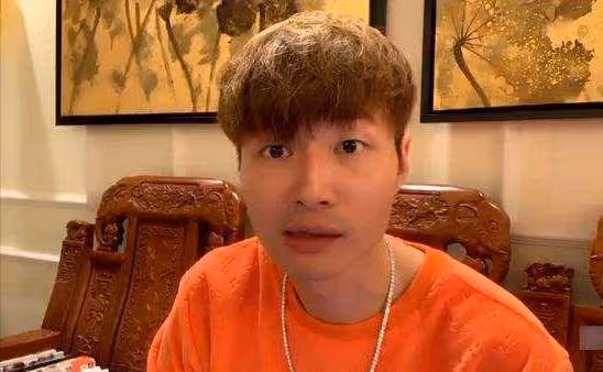 當紅偶像李敏鎬引熱議,被指約會年輕富婆撈金,真相究竟如何?