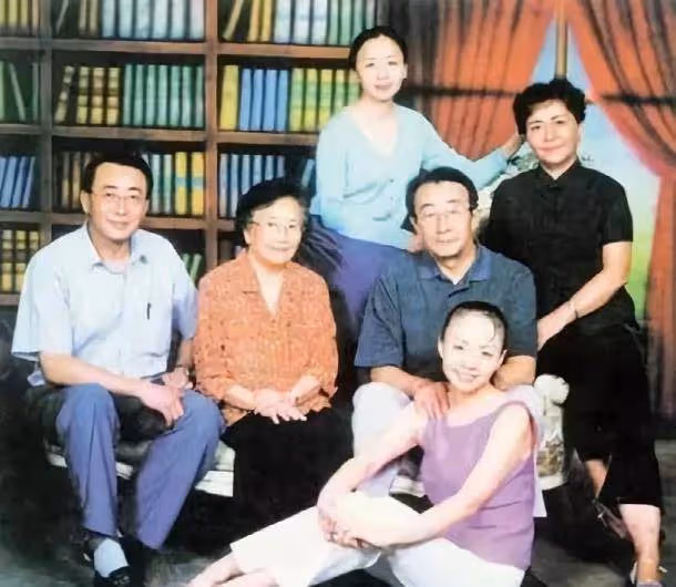 宋丹丹公開承認婚內不忠誠:「我嫁了一個人渣,還生了一個廢物!」