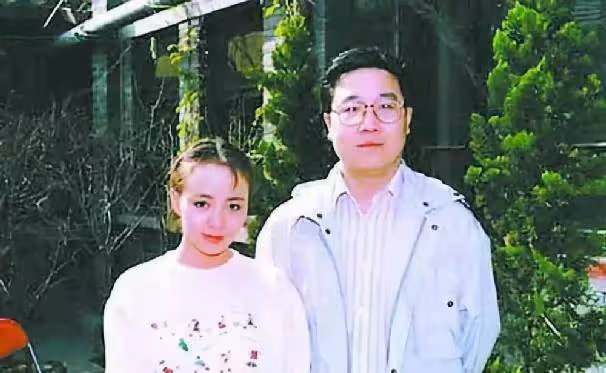 宋丹丹公開承認婚內不忠誠:「我嫁了一個人渣,還生了一個廢物!」