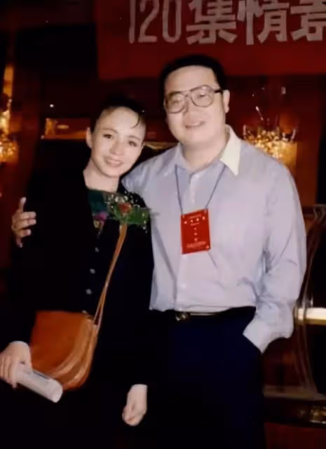 宋丹丹公開承認婚內不忠誠:「我嫁了一個人渣,還生了一個廢物!」