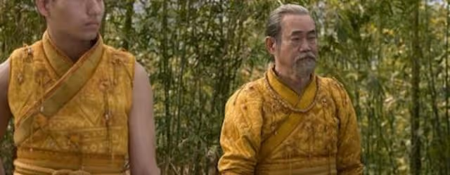 近況曝光!72歲知名港星加拿大過退休生活,帶孫子逛公園狀態極好