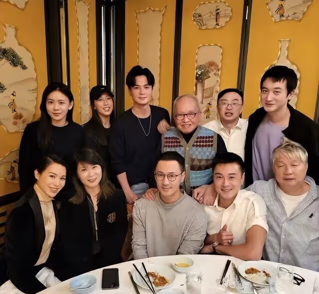 驚喜!網友自曝飛機上看《神探大戰》,轉頭髮現主演在鄰座超幸福