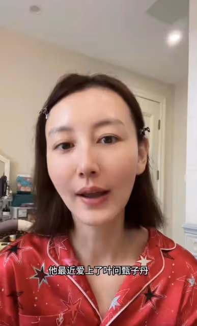 江蘇台一姐在日本為娃慶生!穿旗袍凹凸有致,倆兒子帥氣似李好
