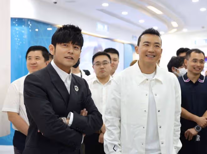 劉畊宏廈門錄節目,周杰倫空降現場,兩人同框跳《本草綱目》