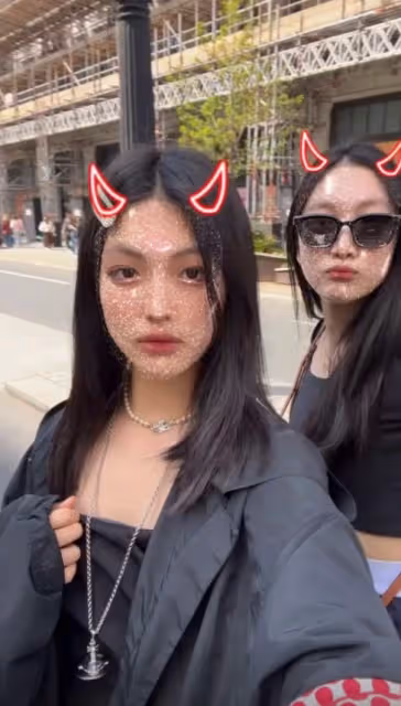 被罵像男人,王詩齡曬自拍靚照反擊,露白皙大長腿背景音樂有深意