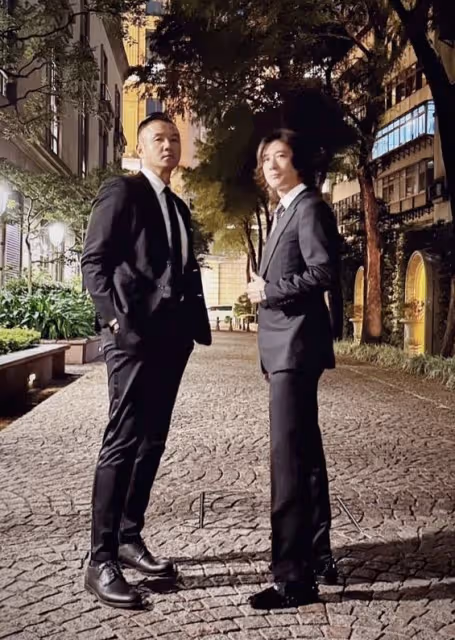 小S攜媽媽和3個女兒參加婚禮,三姐妹穿扮好成熟,一個比一個漂亮