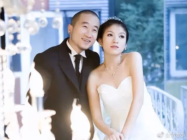 李保田兒子精神狀態引擔憂!渾身紋身在家亂蹦,被網友嘲笑有個好爹