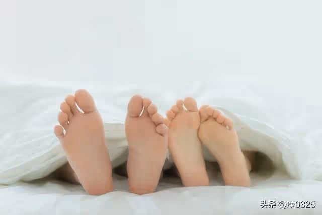 丈夫婚後提出AA制,妻子忍氣吞聲十年,婆婆一場病,丈夫突然變了
