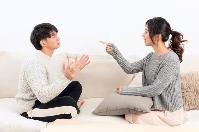 婆媳因為5元錢鬧翻,婆婆:「我就偏心,氣死你」;兒媳:你等著