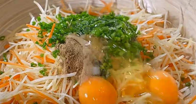 在家做土豆餅,切記不要放麵粉跟澱粉,教你正確做法,酥脆又好吃