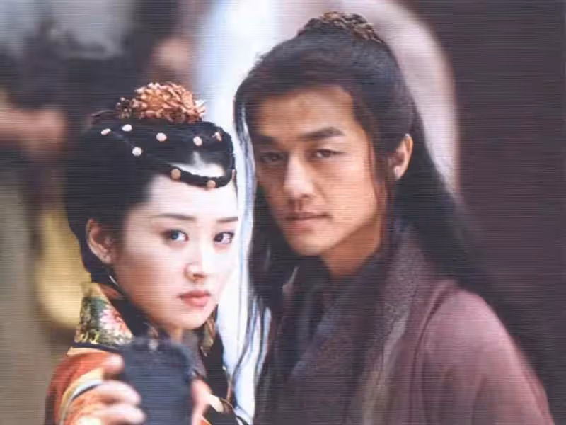 李亞鵬實慘!北京小院被剷平,急得額頭鼓包,網友:都是自作自受!