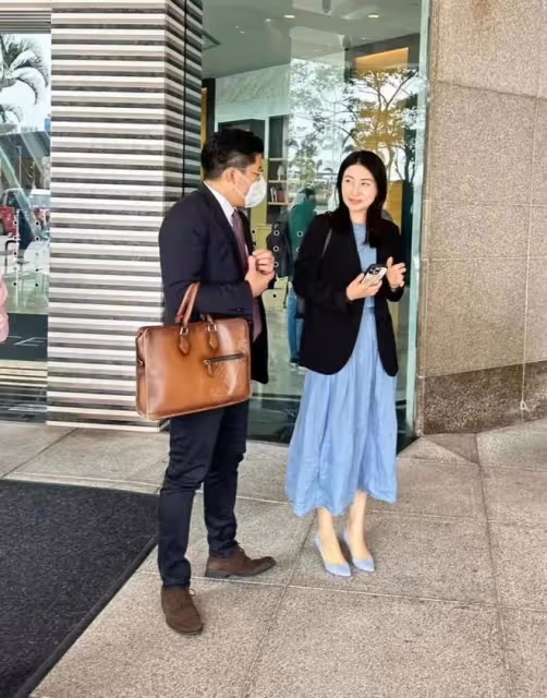 39歲霍啟山隨郭晶晶夫婦參加活動，未婚重事業，以大嫂為擇偶標準
