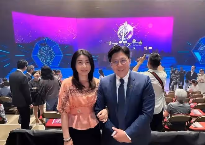 39歲霍啟山隨郭晶晶夫婦參加活動，未婚重事業，以大嫂為擇偶標準