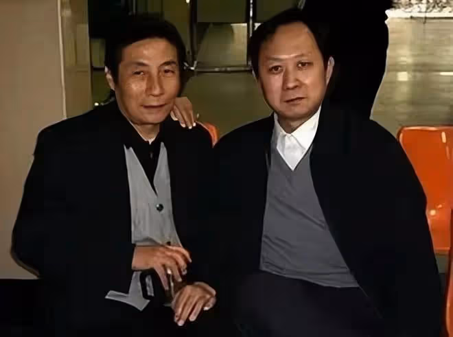 撒貝寧陪父親回故里，父子倆共用一張臉，母親10年前因腦溢血去世