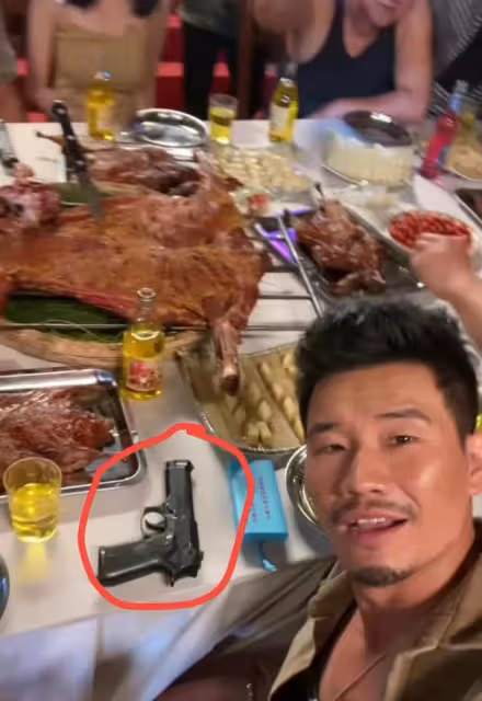 演員嘎子:入戲太深,把道具槍帶入飯店把客人嚇跑,被保安趕出門