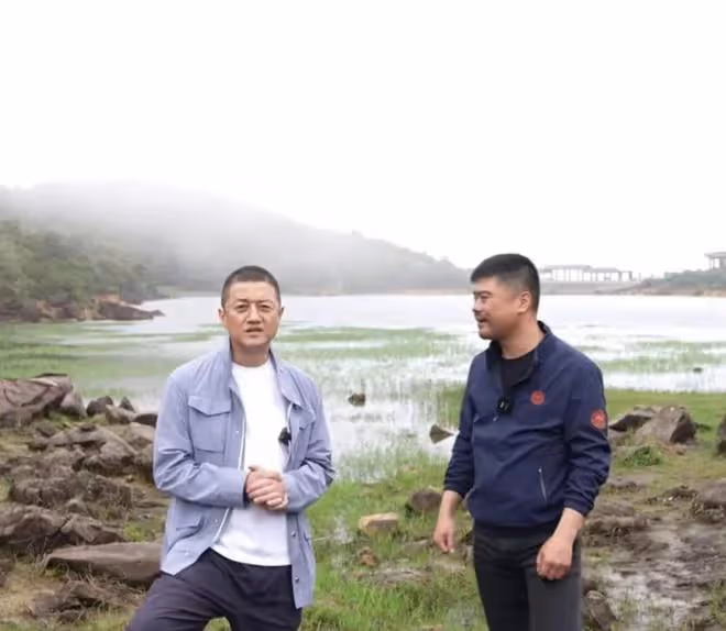 李亞鵬帶老婆歸隱深山,妻子強烈反對表示還年輕,李亞鵬已沒退路