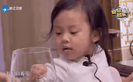 李小璐李小鵬同時曬女兒跳舞,甜馨被指舞技不如奧莉,但顏值反超