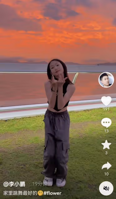 李小鵬曬11歲女兒熱舞,奧莉穿露臍裝引爭議,被指顏值不如小時候