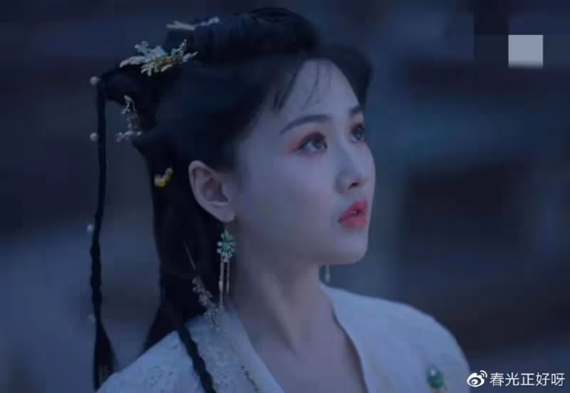 熱度未蹭到反被嘲,於正女演員酷似鄭爽,口型奇怪氣質一言難盡!