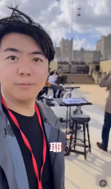 郎朗揭秘參加英王加冕禮細節!與威廉王子摟腰,曾令國王感動含淚