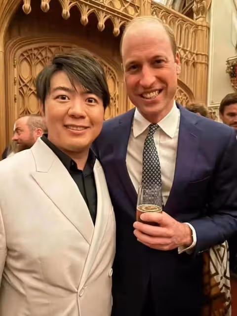 郎朗揭秘參加英王加冕禮細節!與威廉王子摟腰,曾令國王感動含淚