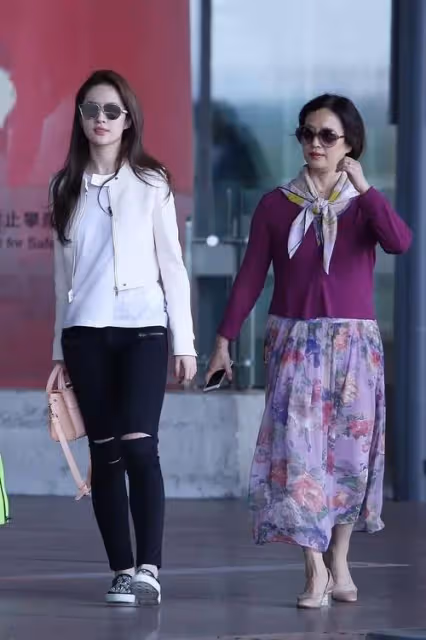 劉亦菲:乾爹的「移情別戀」,讓神仙姐姐無戲可拍