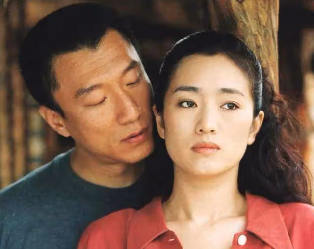 鞏俐：與張藝謀深情8年，孫紅雷想娶她，為何轉嫁70多歲外國人？
