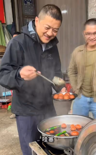 演員胡軍向李亞鵬道歉，不該在張紀中面前揍你，這是個很大的誤會