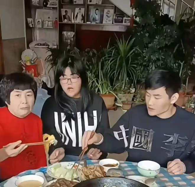 演員嘎子：回家蓋大莊園，遭到家裡面人集體反對，為了面子不值得