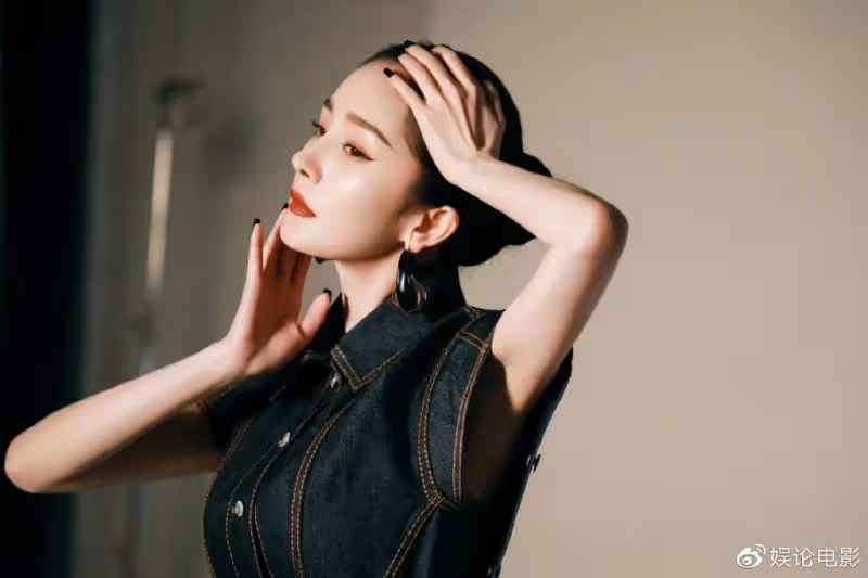 人間清醒,楊冪說演員首要任務是角色塑造,讓爭番位的演員臉紅