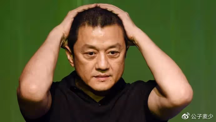 他軟飯吃得香,5個前任一個比一個有錢,離婚後還不忘吸前妻的血