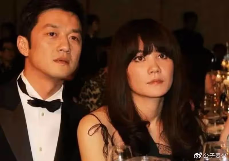 他軟飯吃得香,5個前任一個比一個有錢,離婚後還不忘吸前妻的血