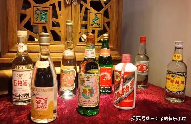 好兄弟結婚我借錢「包破萬大紅包」！ 整場喜酒我卻被冷落....臨走時他給我「一箱喝剩的酒」，回家拆開後我哭到停不下來