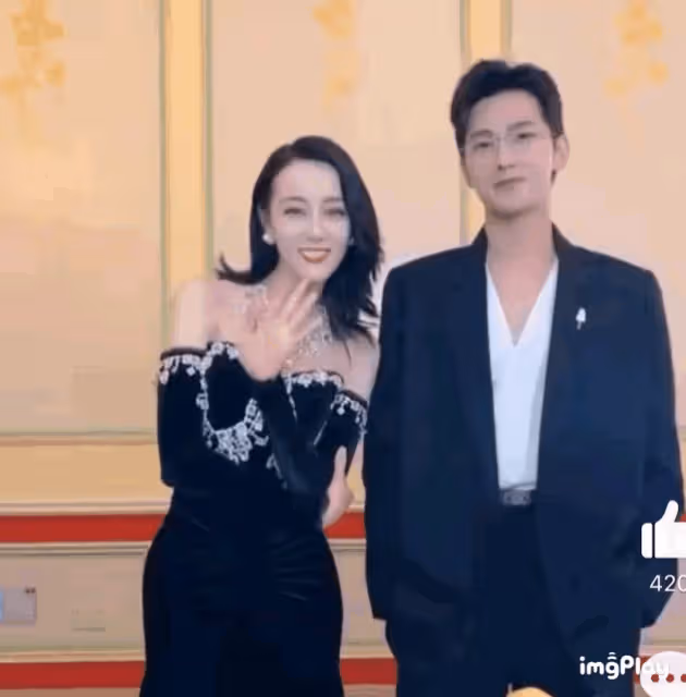 楊洋戀情發酵：迪麗熱巴被罵「倒貼」，更多細節曝光，本人曾回應