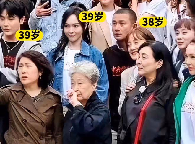 38歲文章再陷情感風波,被小女友索要高額彩禮,還拿親密照威脅他