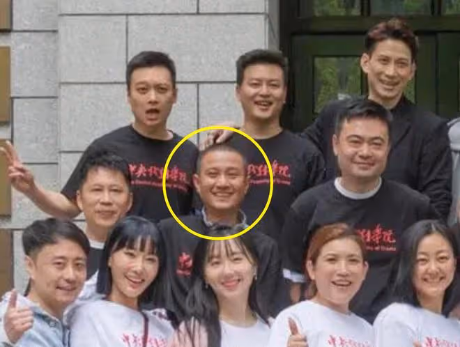 38歲文章再陷情感風波,被小女友索要高額彩禮,還拿親密照威脅他