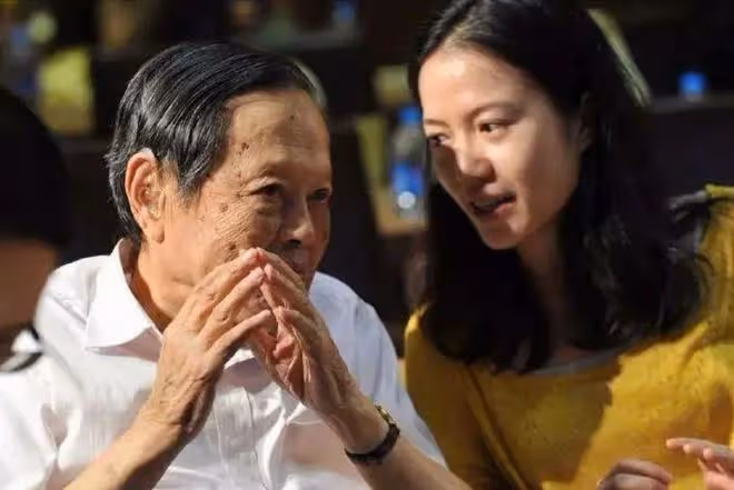 楊振寧:我有月薪百萬,把財政大權都交給妻子,她的回答令人淚目