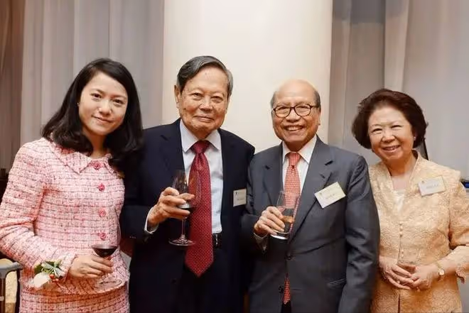 楊振寧:我有月薪百萬,把財政大權都交給妻子,她的回答令人淚目